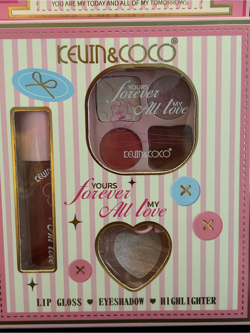 Kevin & Coco 01 Cheesecake Mauve Eyeshadow & Lip Gloss Set Cherry Red Shades